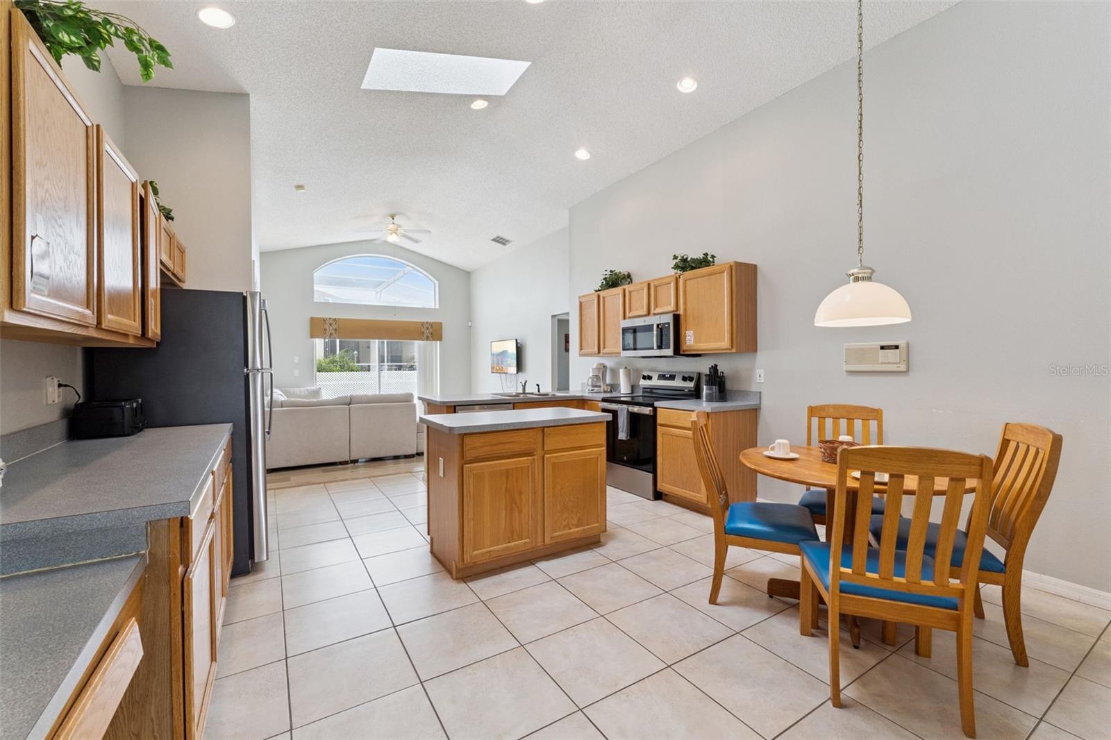 Image 10 of 52 For 116 Silverton Road