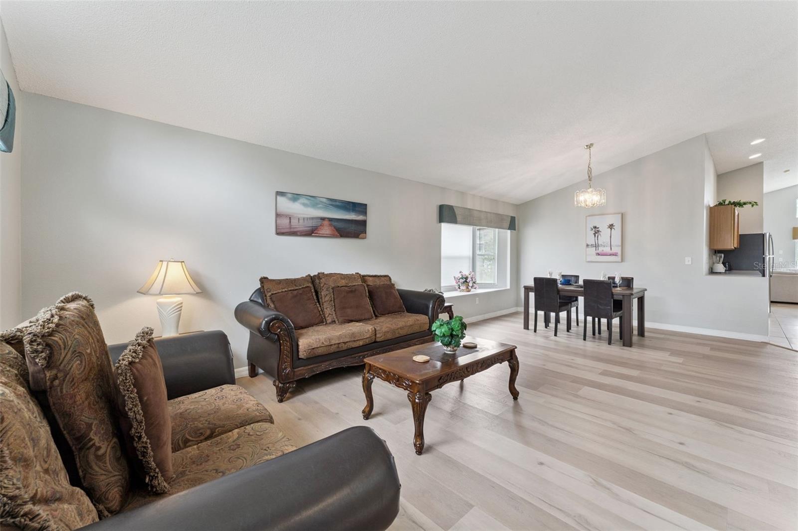 Image 4 of 52 For 116 Silverton Road
