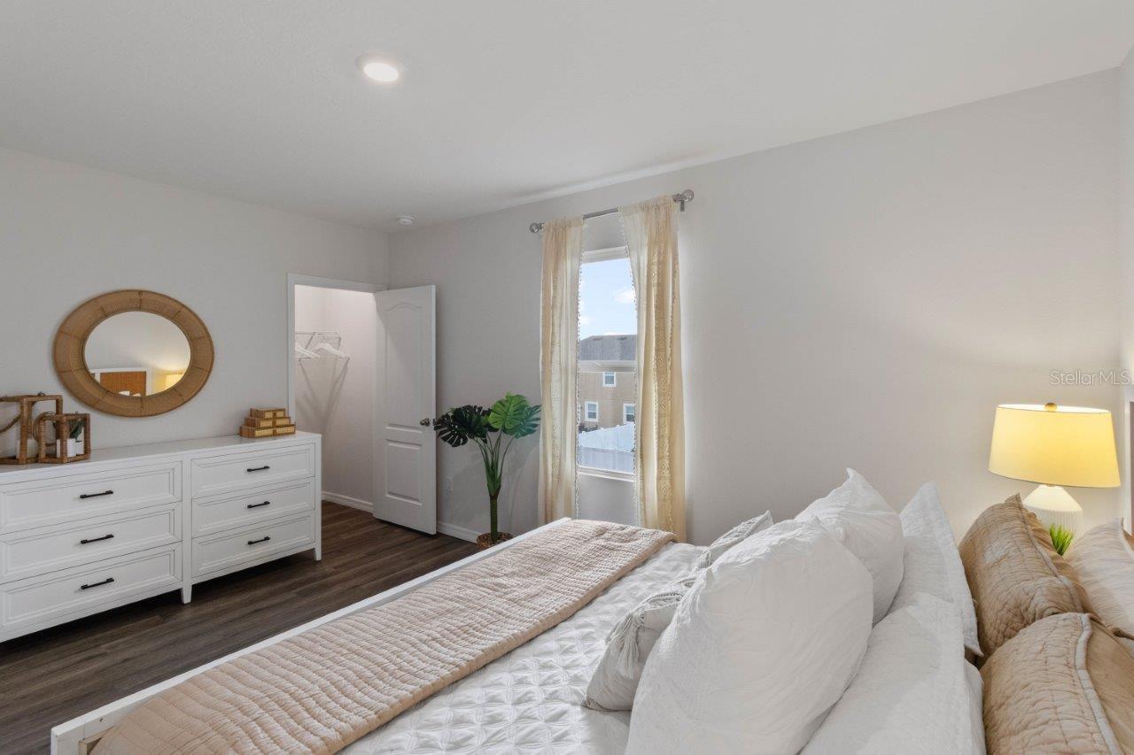 Image 23 of 25 For 2649 Olympic Court