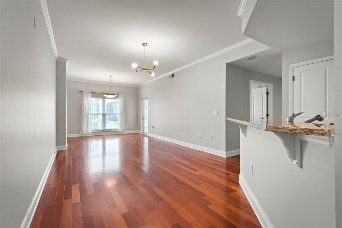 Image 9 of 50 For 400 Bay Street 602
