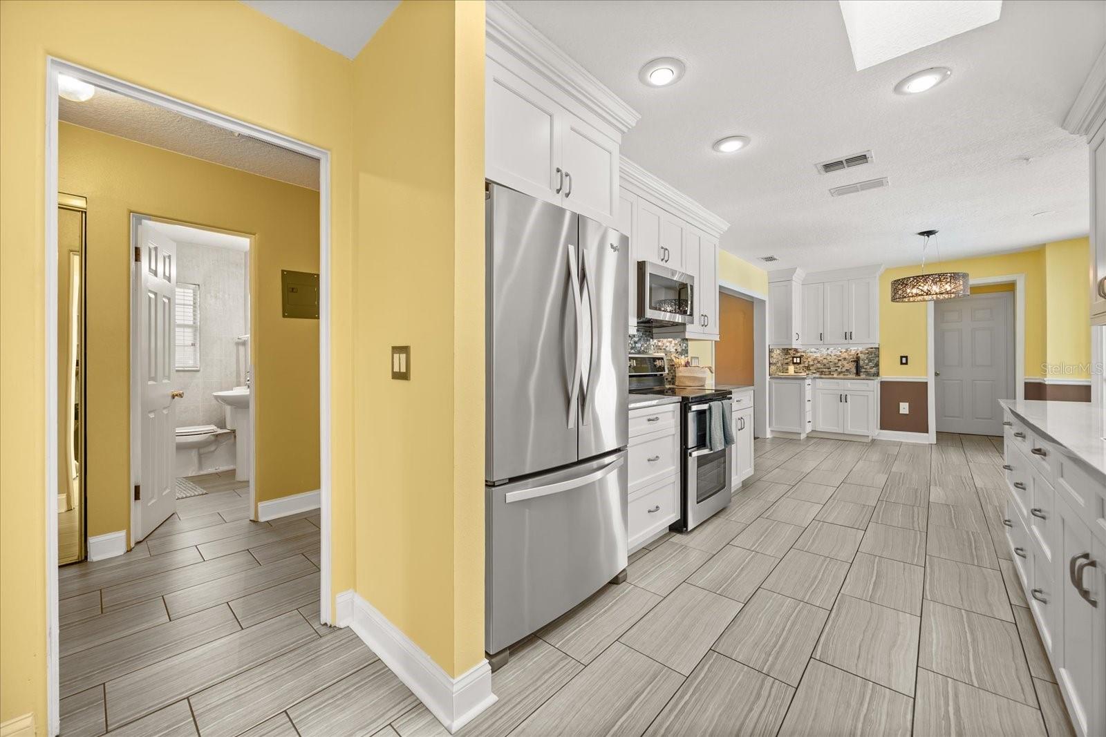 Image 16 of 41 For 1615 Poe Avenue