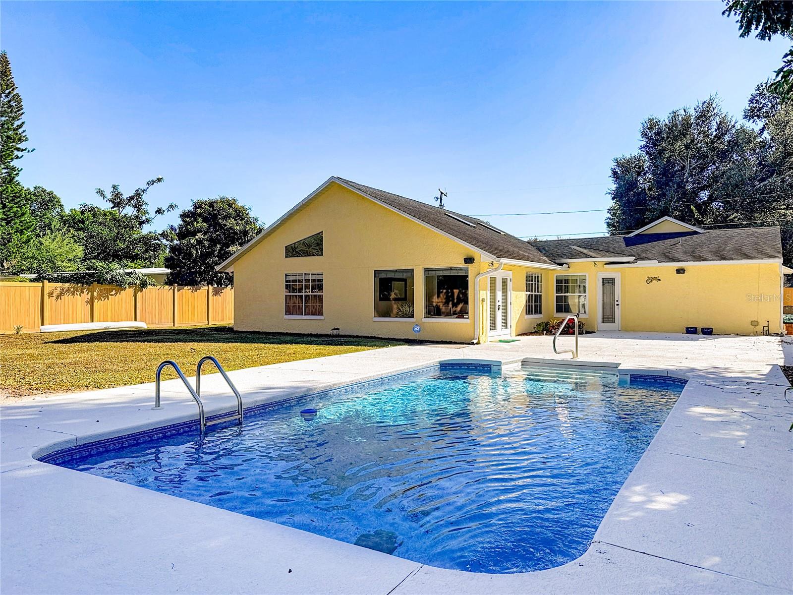 Image 44 of 55 For 1615 Poe Avenue