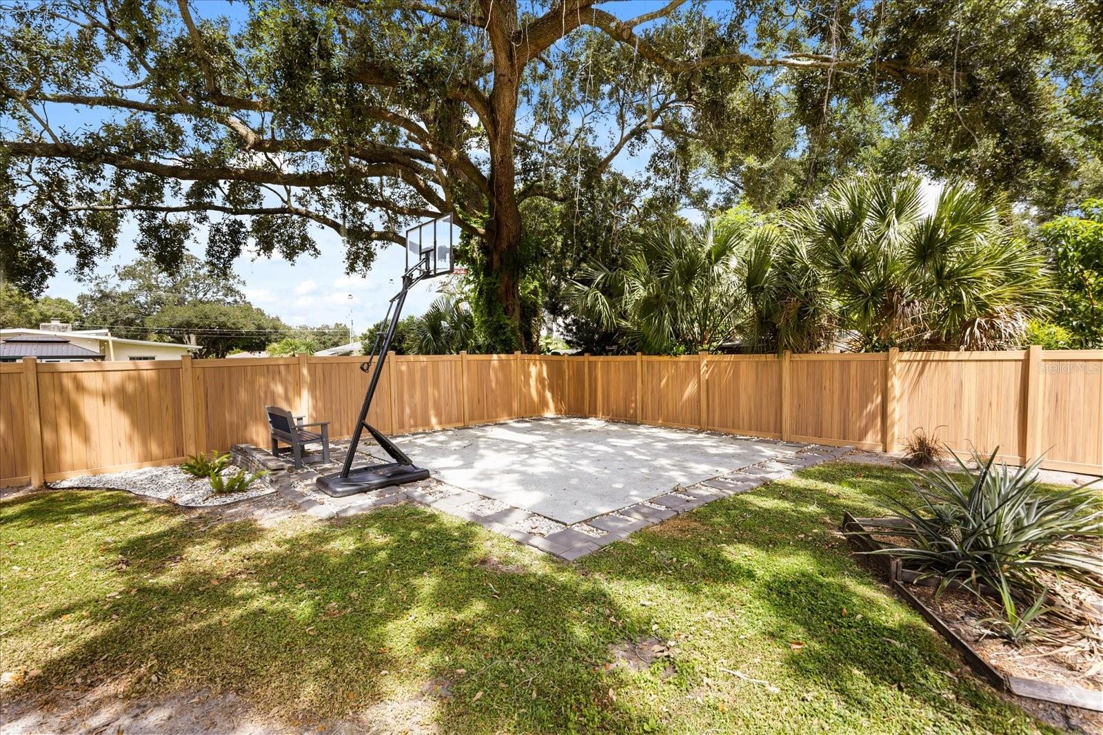 Image 49 of 55 For 1615 Poe Avenue