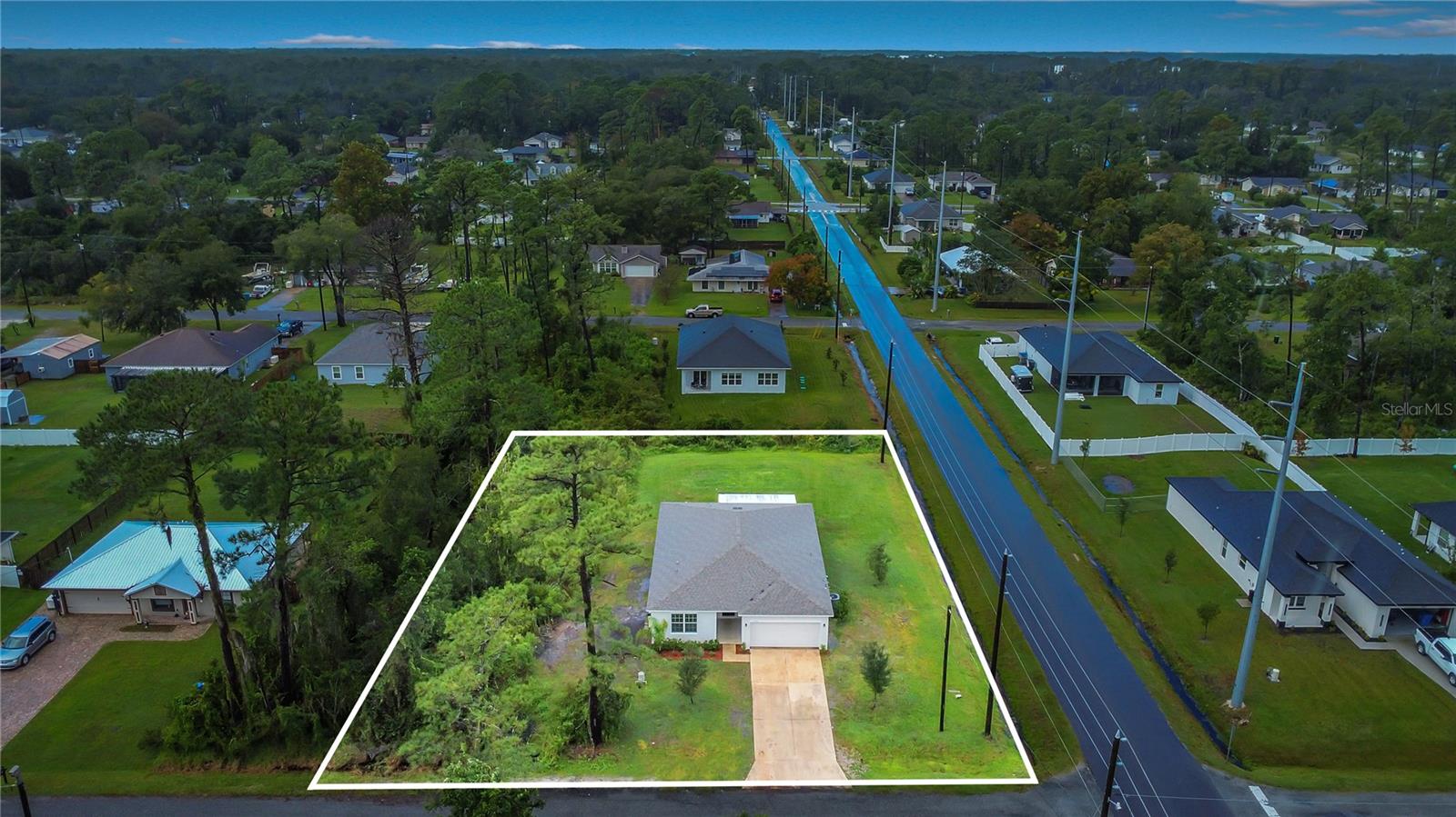 Image 2 of 34 For 1590 6th Avenue