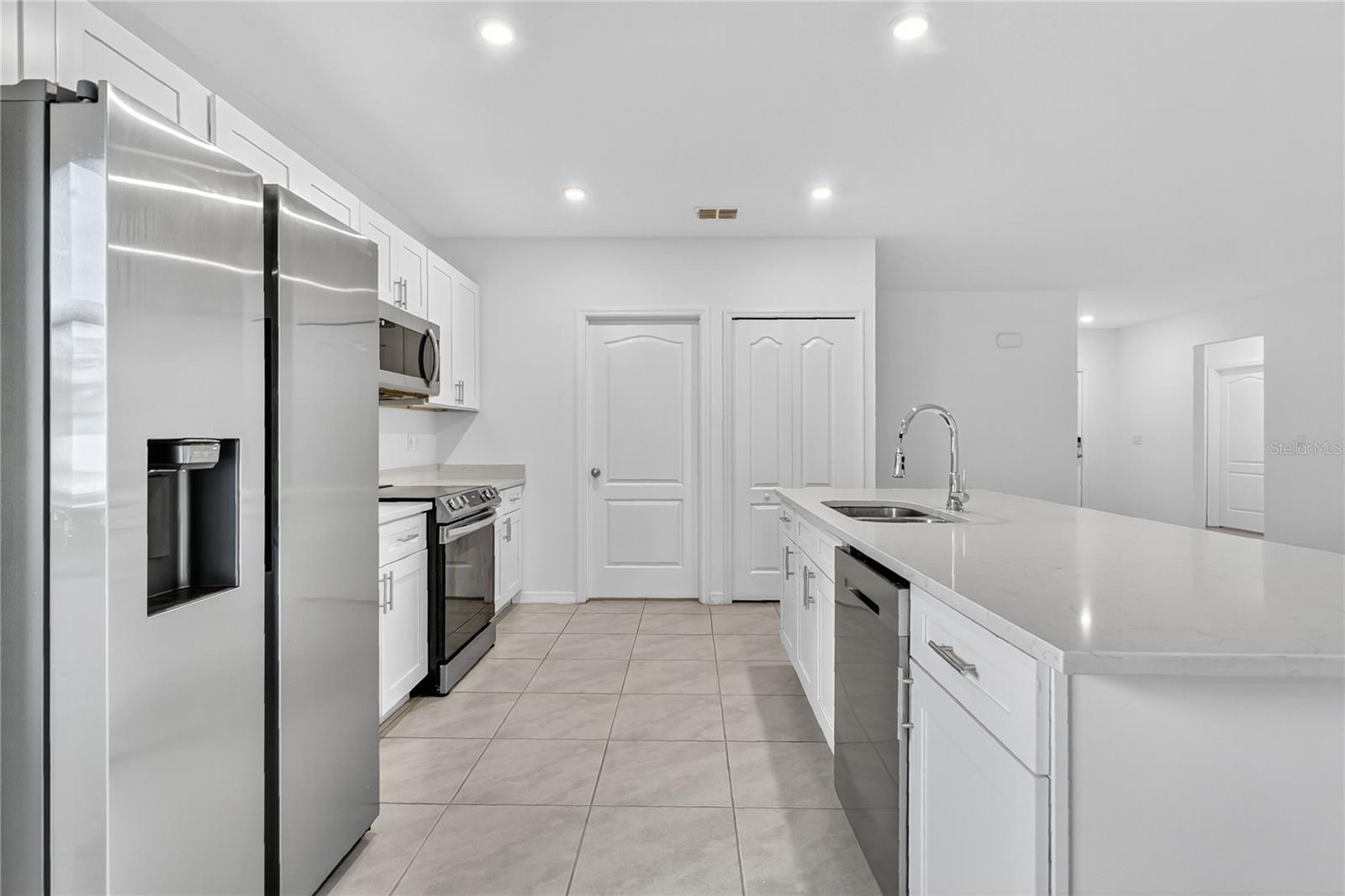 Image 7 of 34 For 1590 6th Avenue