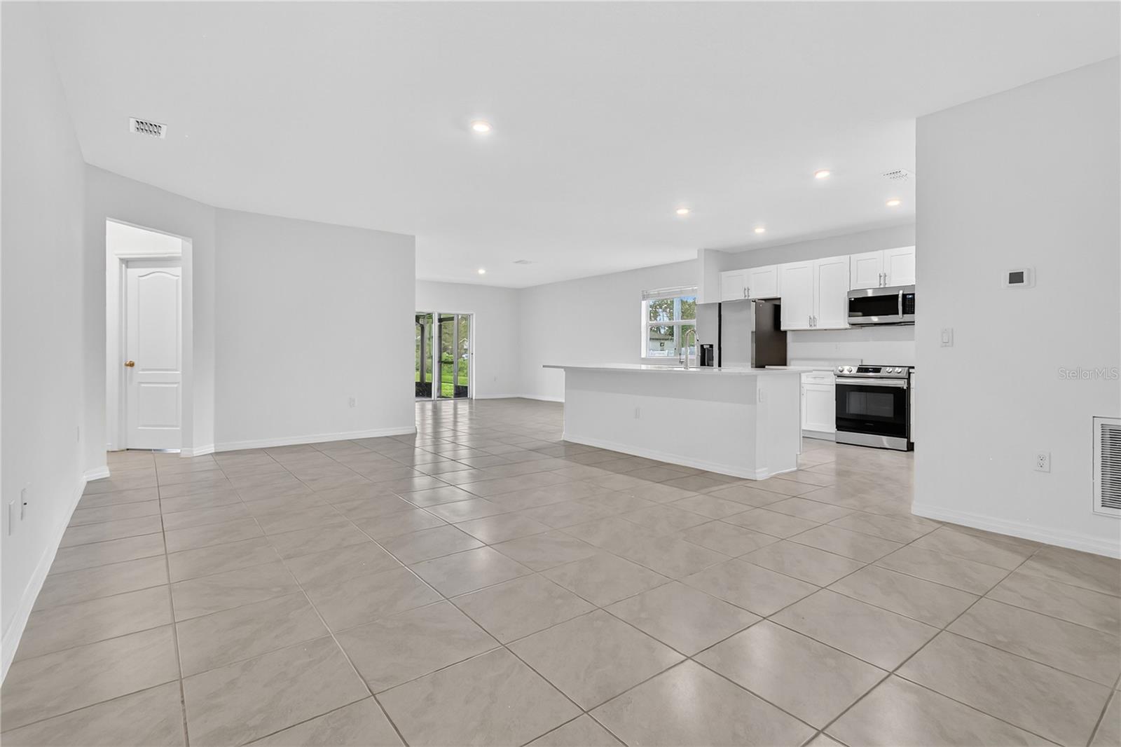 Image 9 of 34 For 1590 6th Avenue