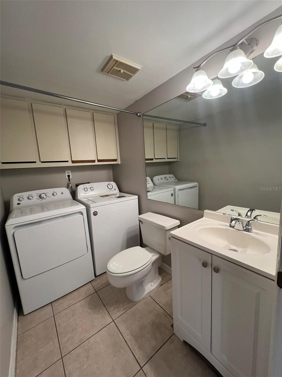 Image 11 of 36 For 5285 Coral Court 621