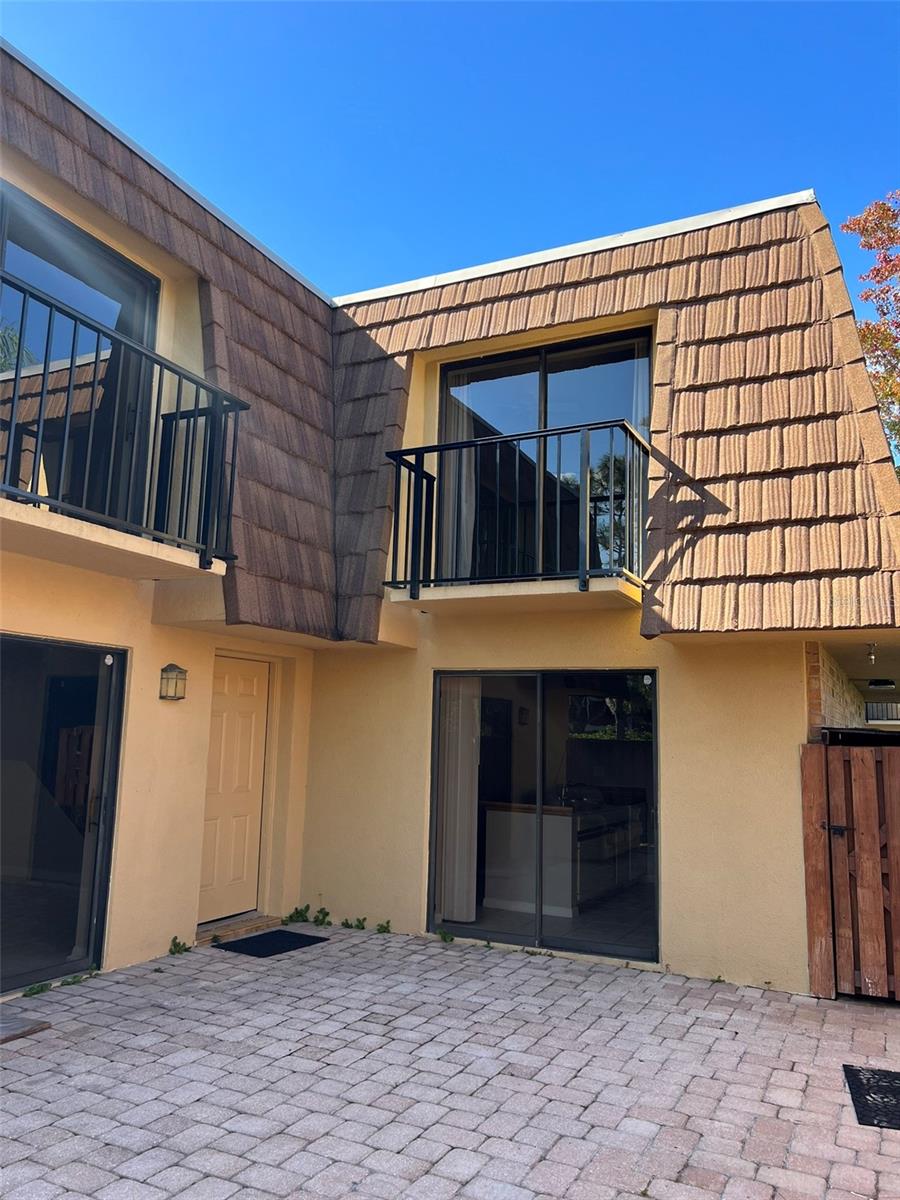 Image 2 of 36 For 5285 Coral Court 621