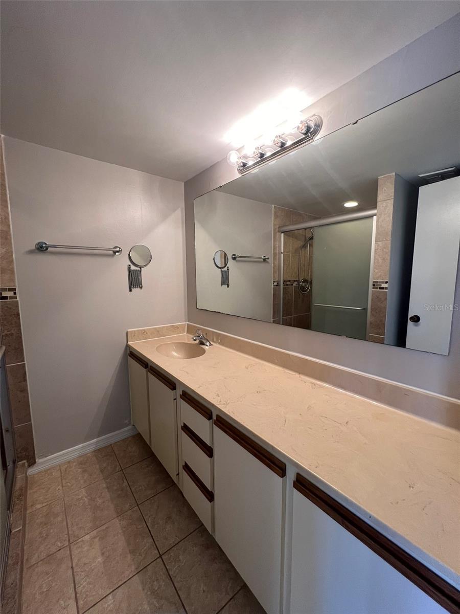 Image 34 of 36 For 5285 Coral Court 621