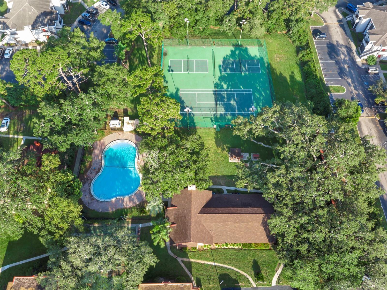 Image 21 of 27 For 2858 Powers Drive 123