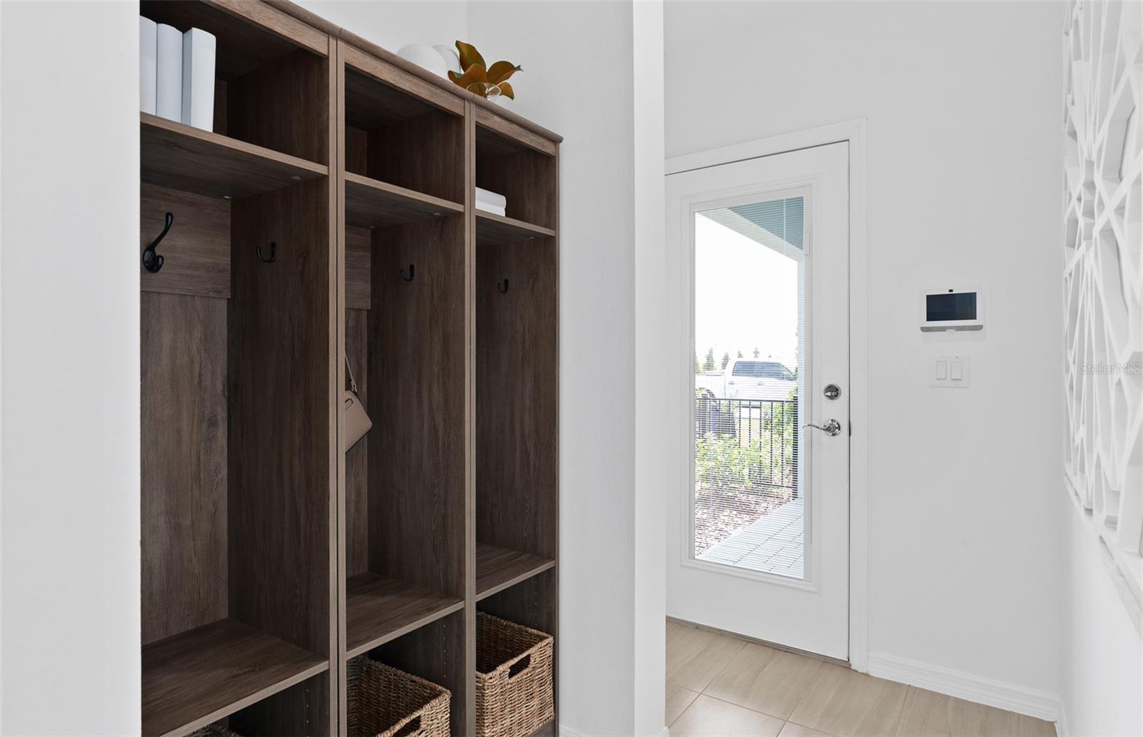 Image 16 of 27 For 6911 Copperwood Avenue