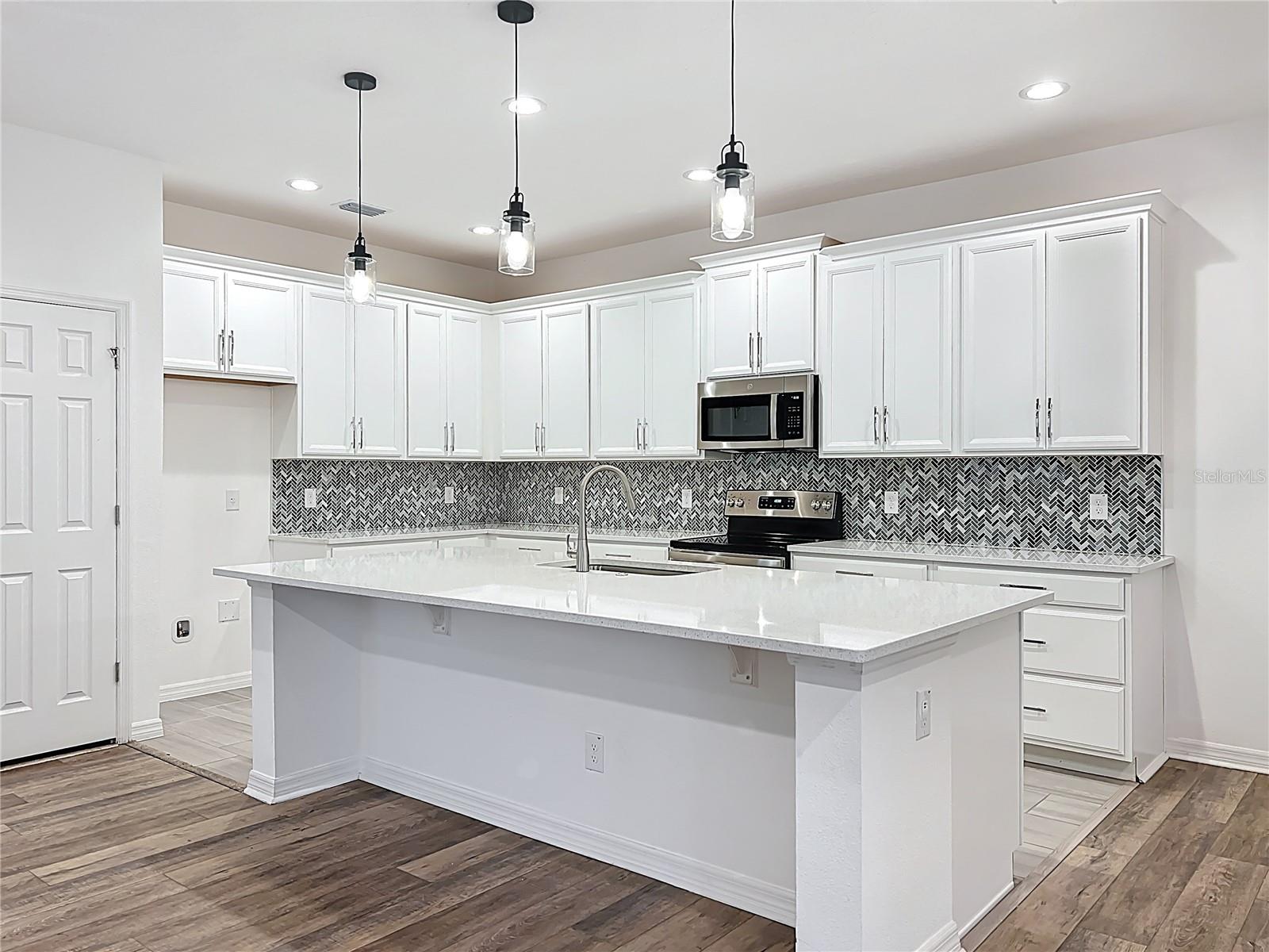 Image 15 of 54 For 124 Juno Drive