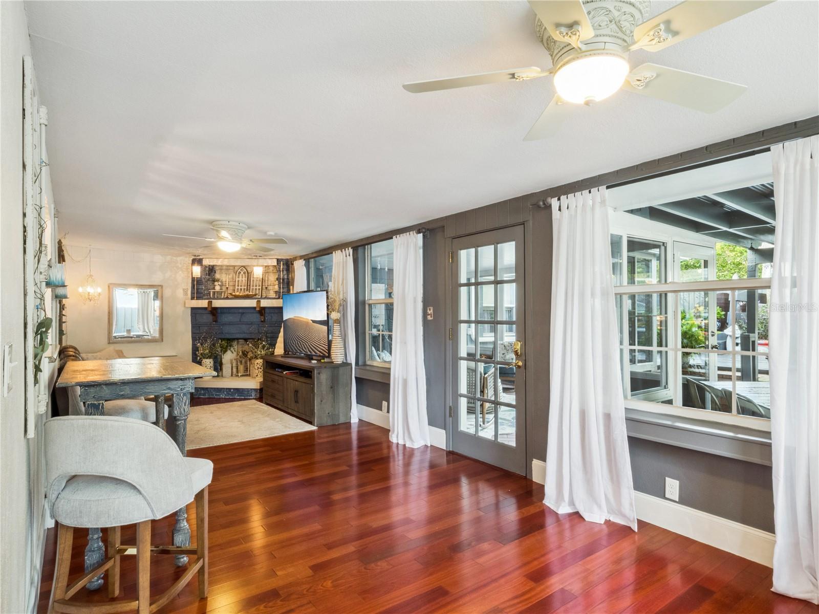 Image 12 of 43 For 903 Weber Street