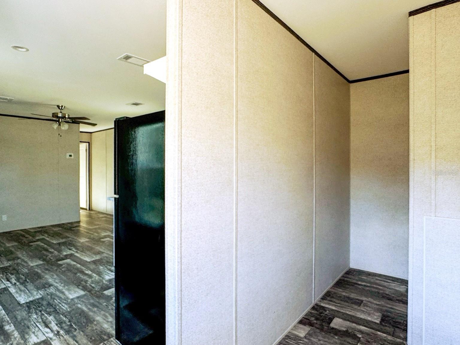 Image 7 of 17 For 9448 Rousseau Street