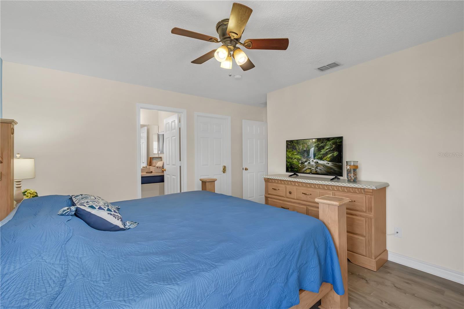 Image 22 of 47 For 2695 La Isla Court