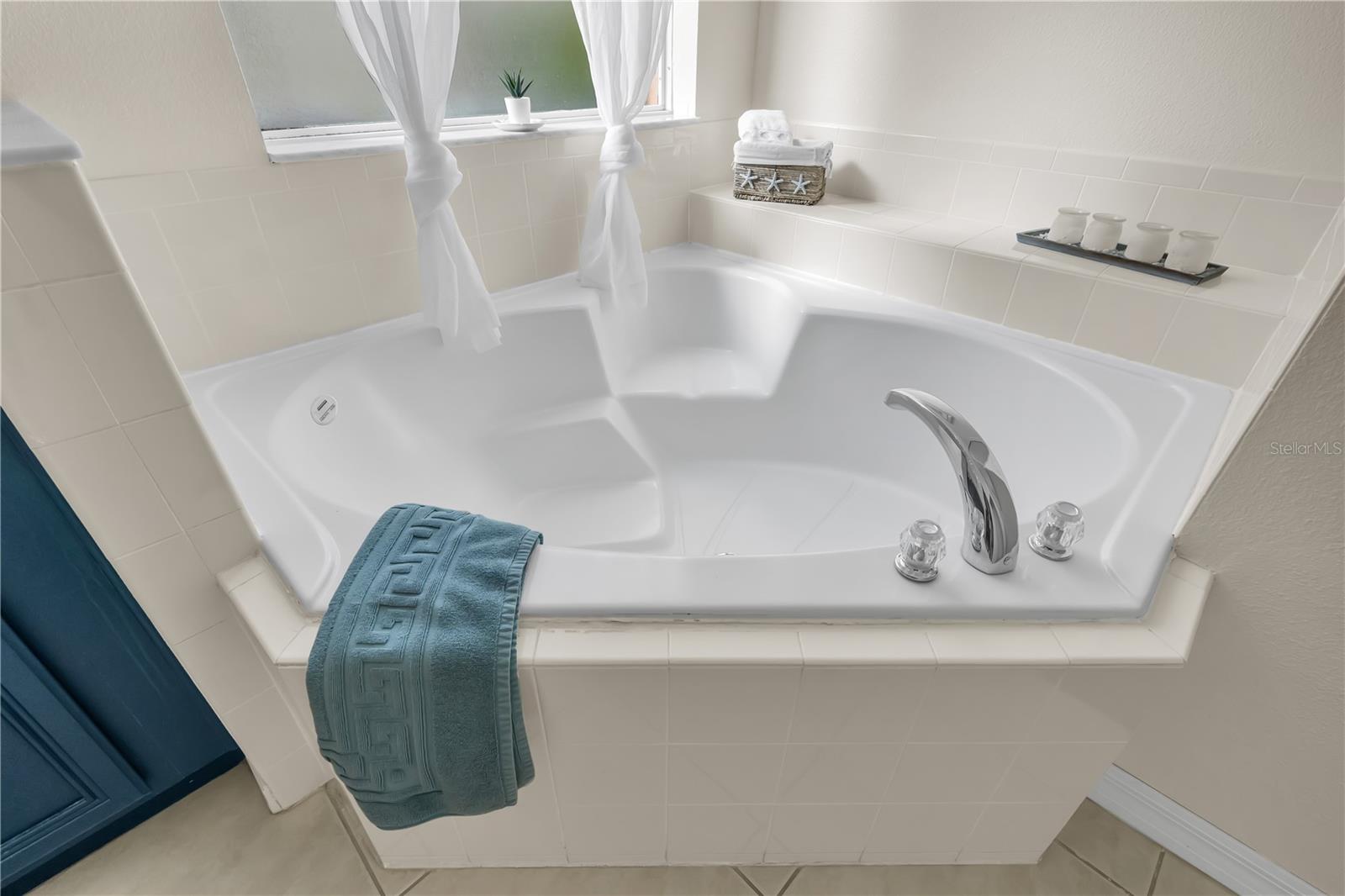 Image 35 of 47 For 2695 La Isla Court