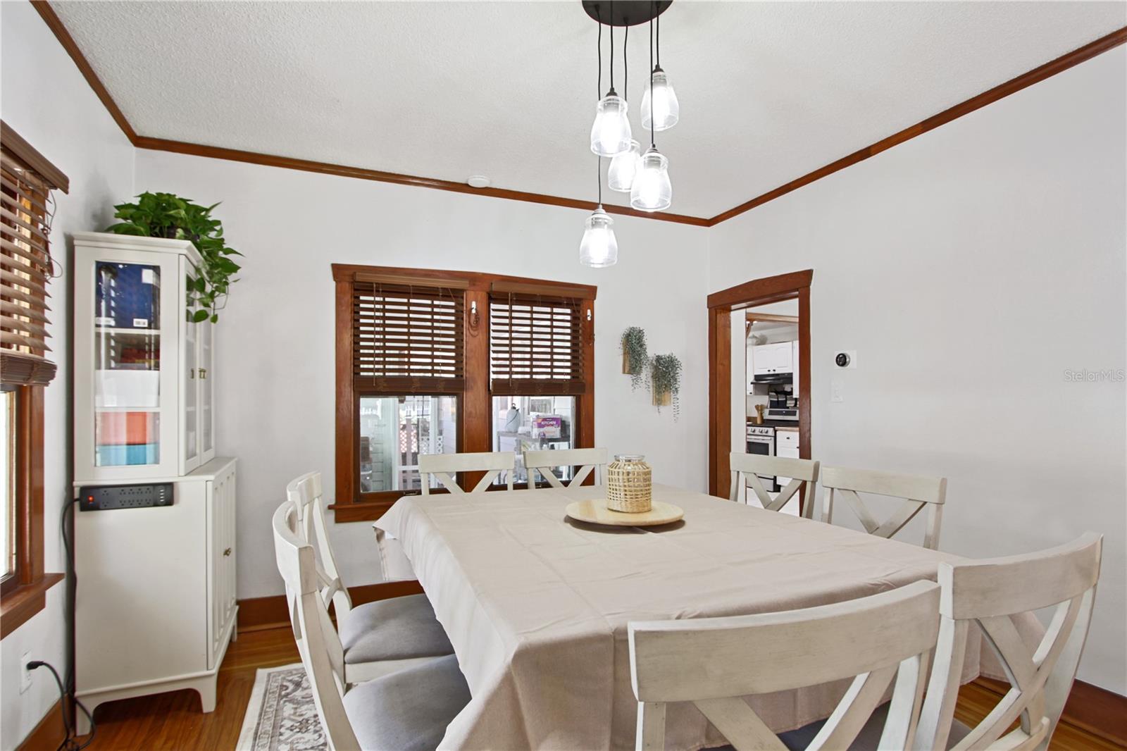 Image 11 of 62 For 1317 2nd Avenue