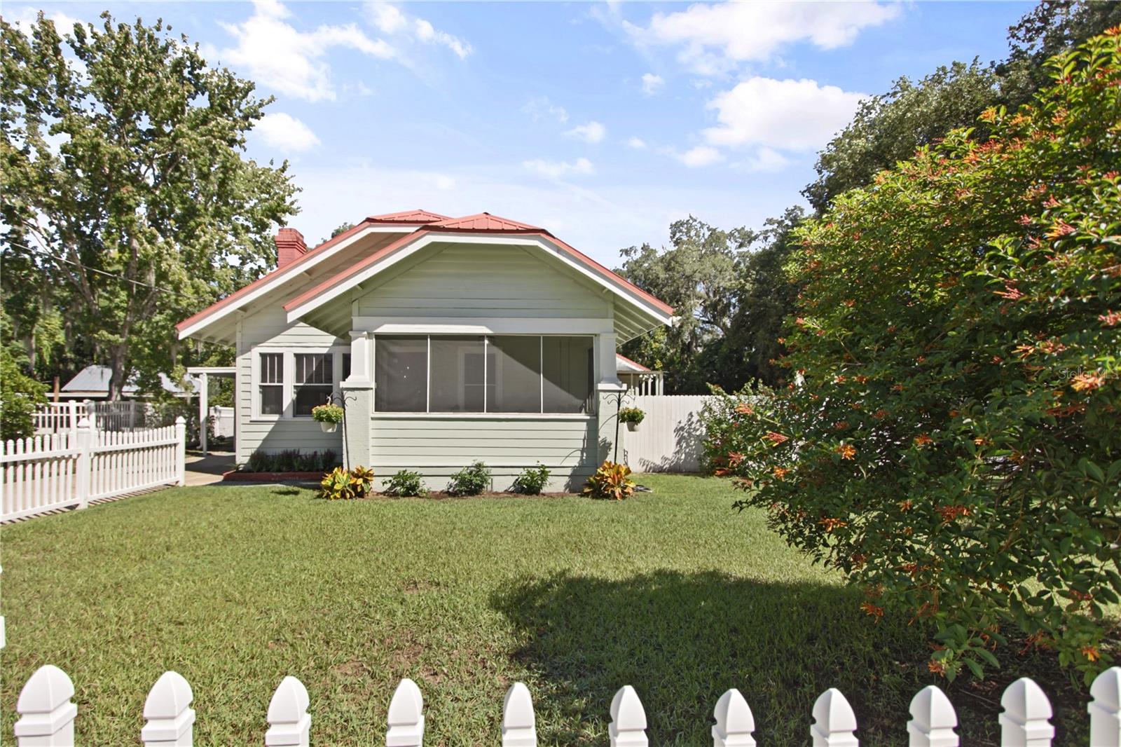 Image 2 of 62 For 1317 2nd Avenue