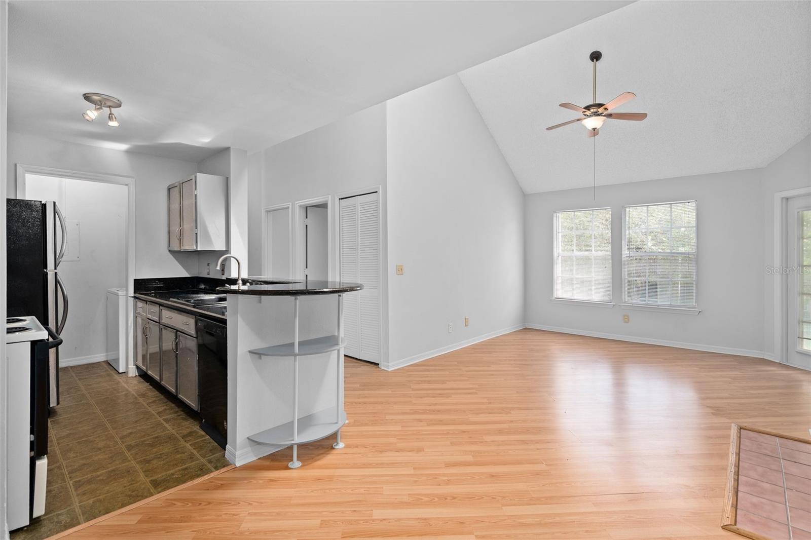 Image 8 of 34 For 6082 Westgate Drive 204