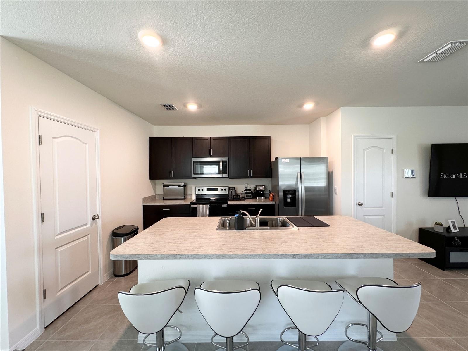 Image 5 of 17 For 2095 King Ranch Street