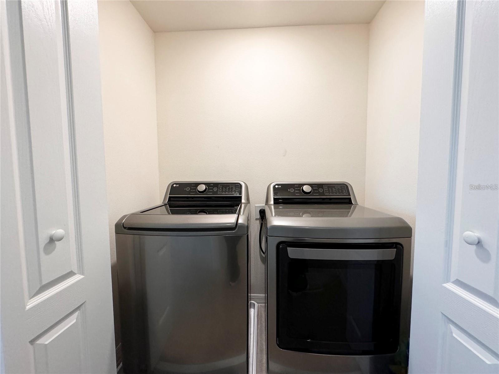 Image 9 of 17 For 2095 King Ranch Street