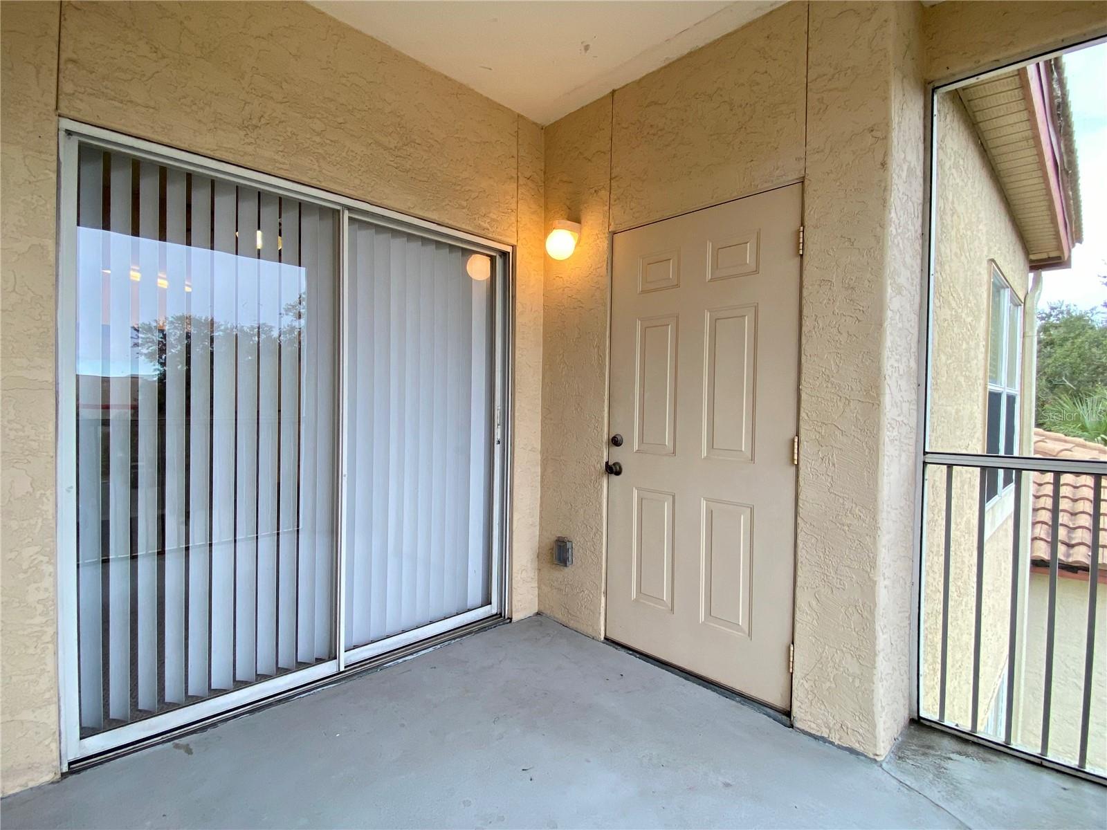 Image 14 of 19 For 823 Camargo Way 302