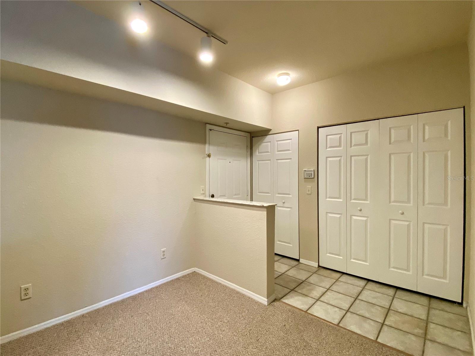 Image 5 of 19 For 823 Camargo Way 302