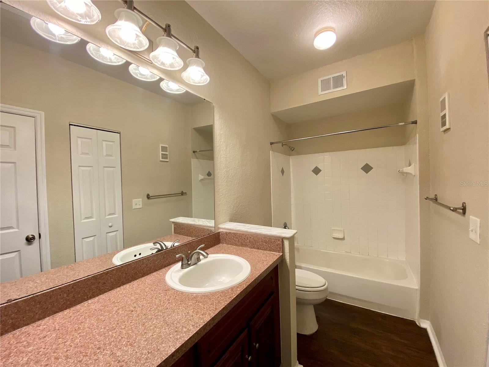 Image 9 of 19 For 823 Camargo Way 302