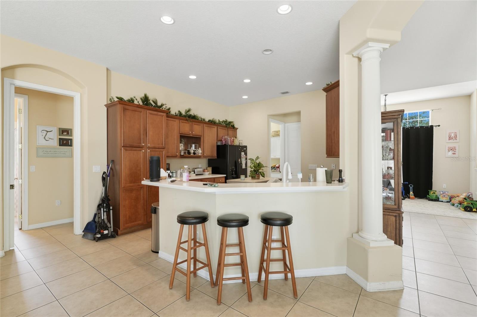 Image 10 of 19 For 33213 Irongate Drive