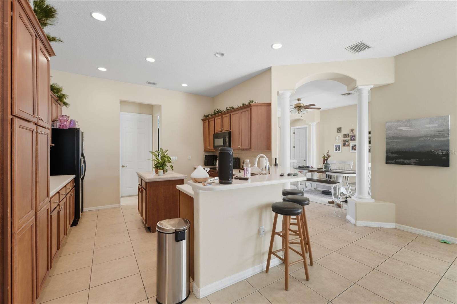 Image 6 of 19 For 33213 Irongate Drive