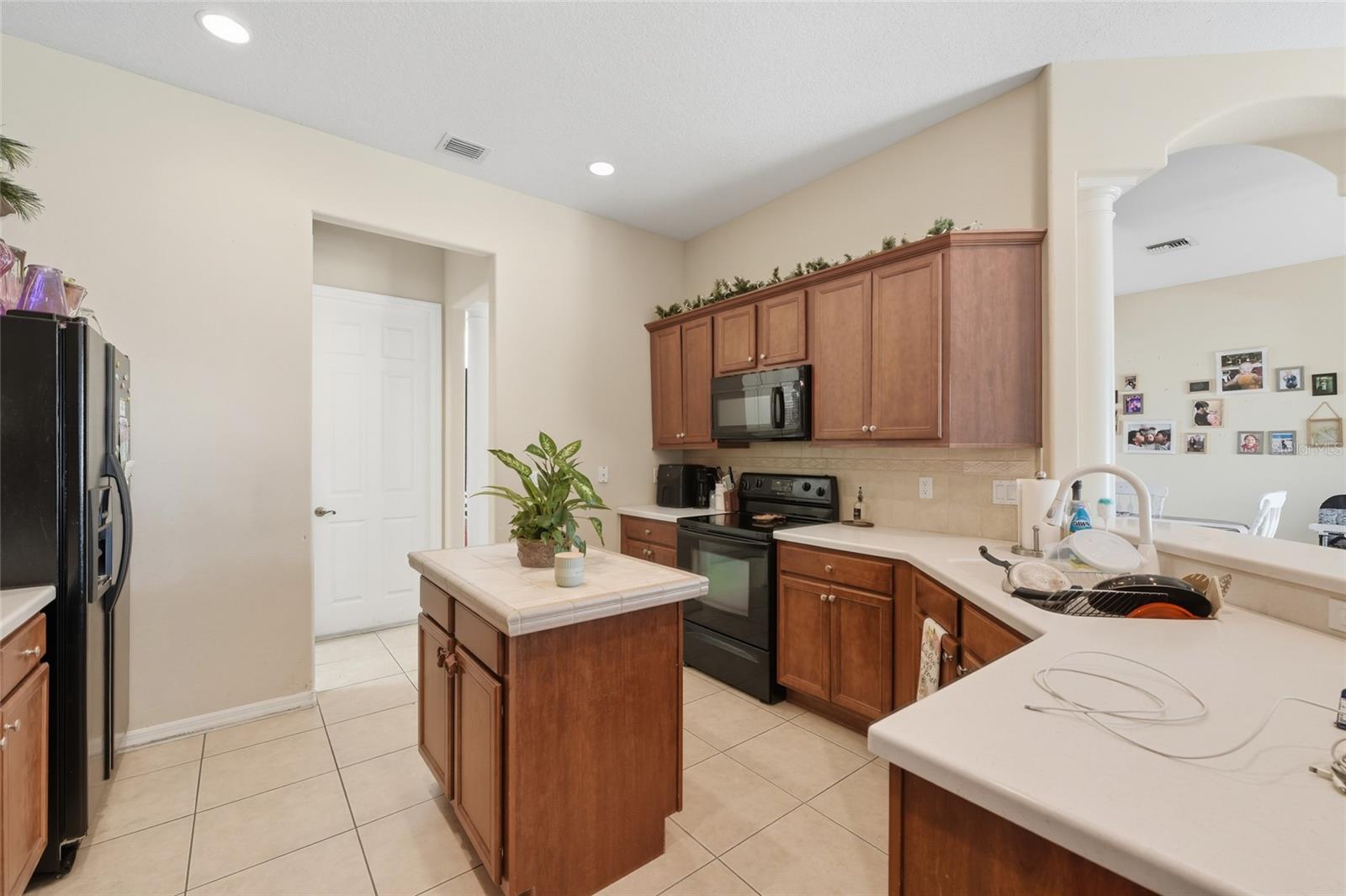 Image 8 of 19 For 33213 Irongate Drive
