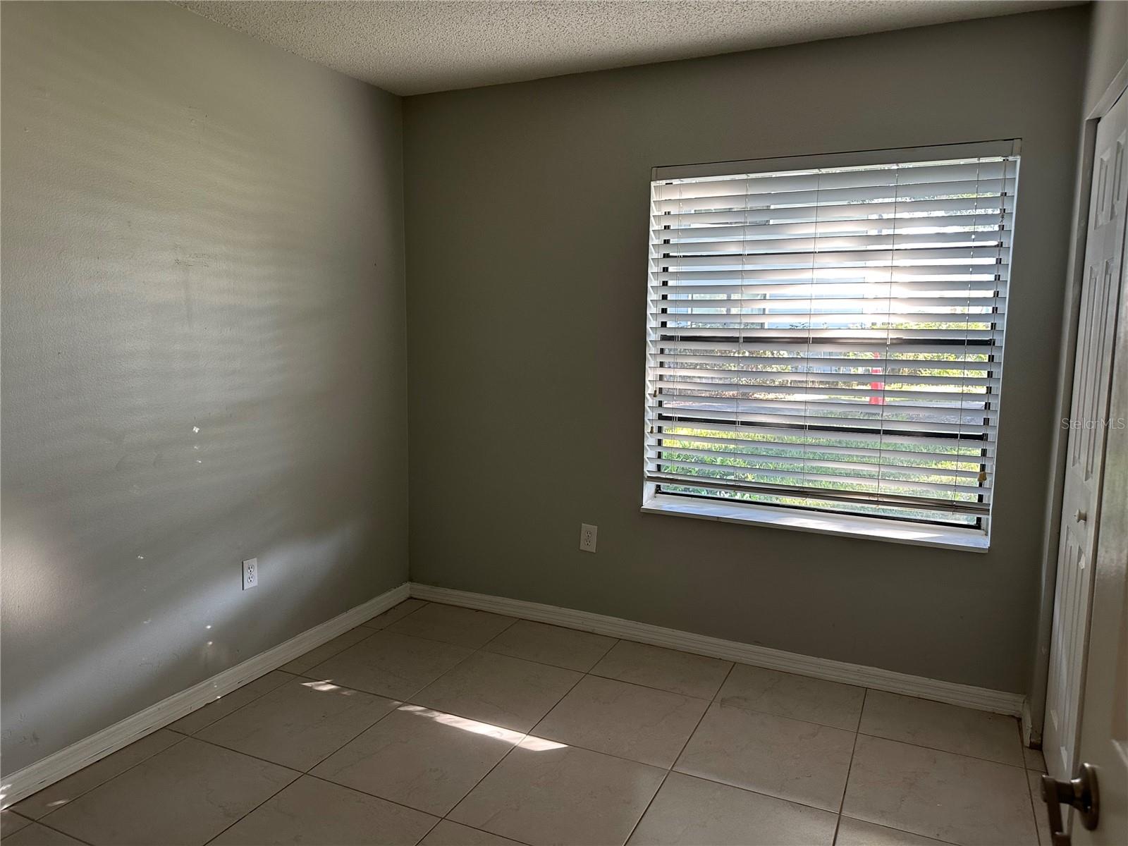 Image 7 of 13 For 3722 Southpointe Drive