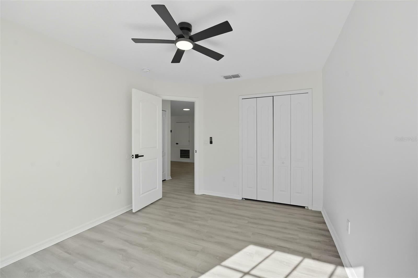 Image 16 of 35 For 224 Copper Oak Court