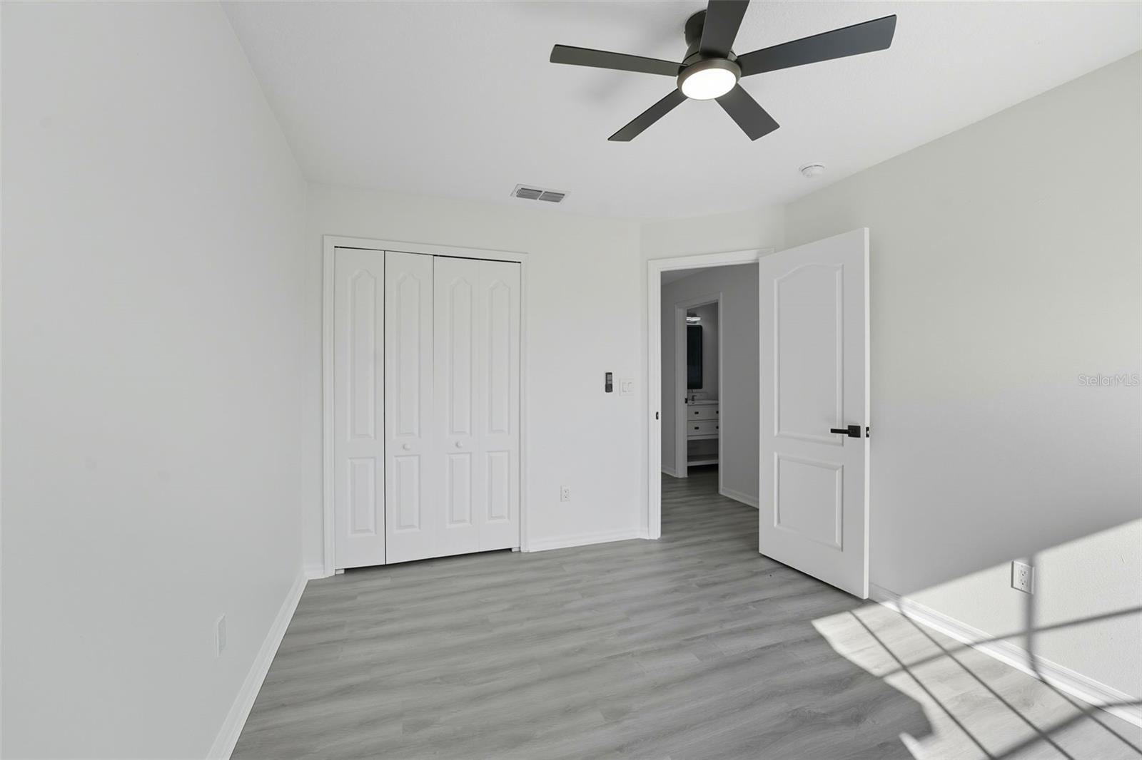 Image 18 of 35 For 224 Copper Oak Court