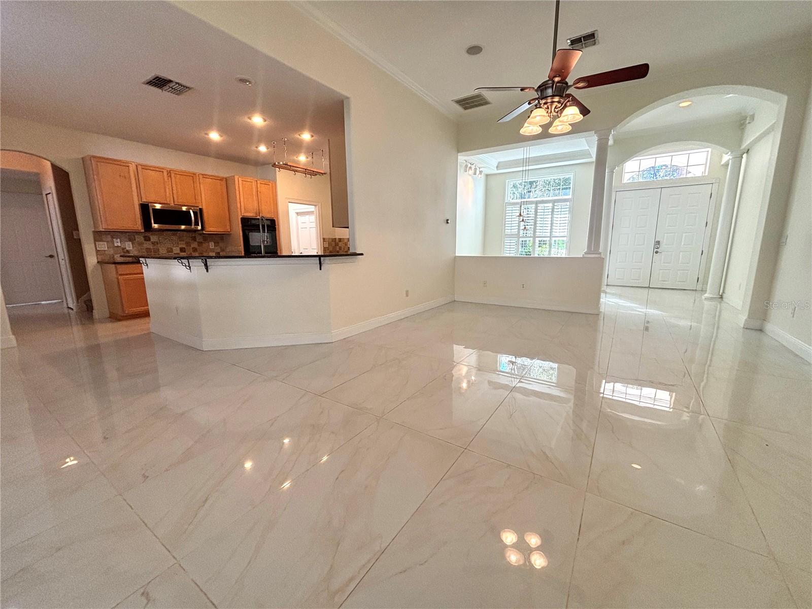 Image 4 of 34 For 381 Sandpiper Street