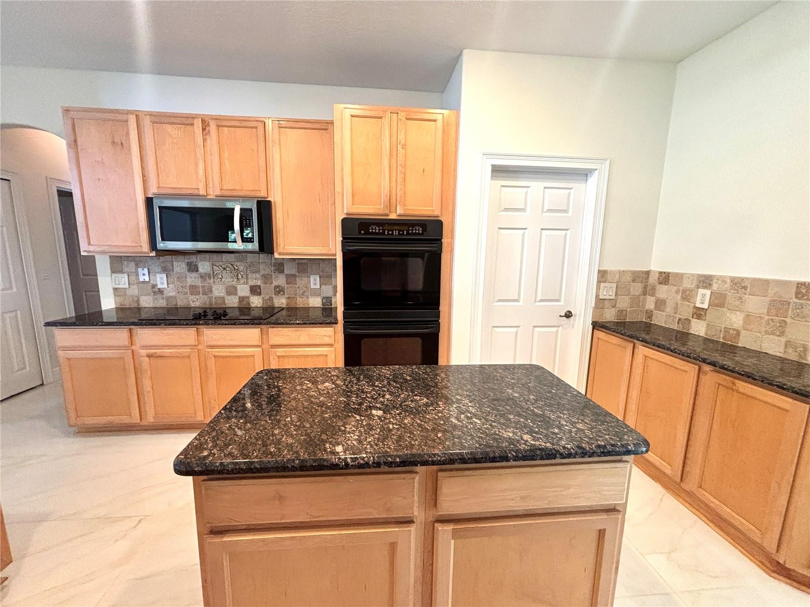 Image 6 of 34 For 381 Sandpiper Street