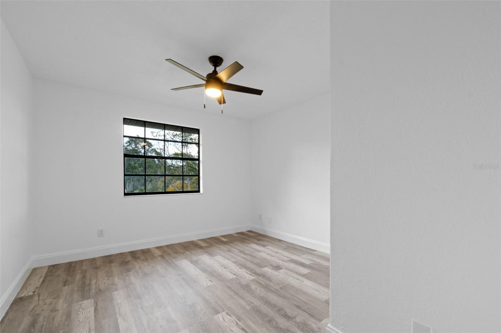 Image 16 of 21 For 644 Hamlet Drive