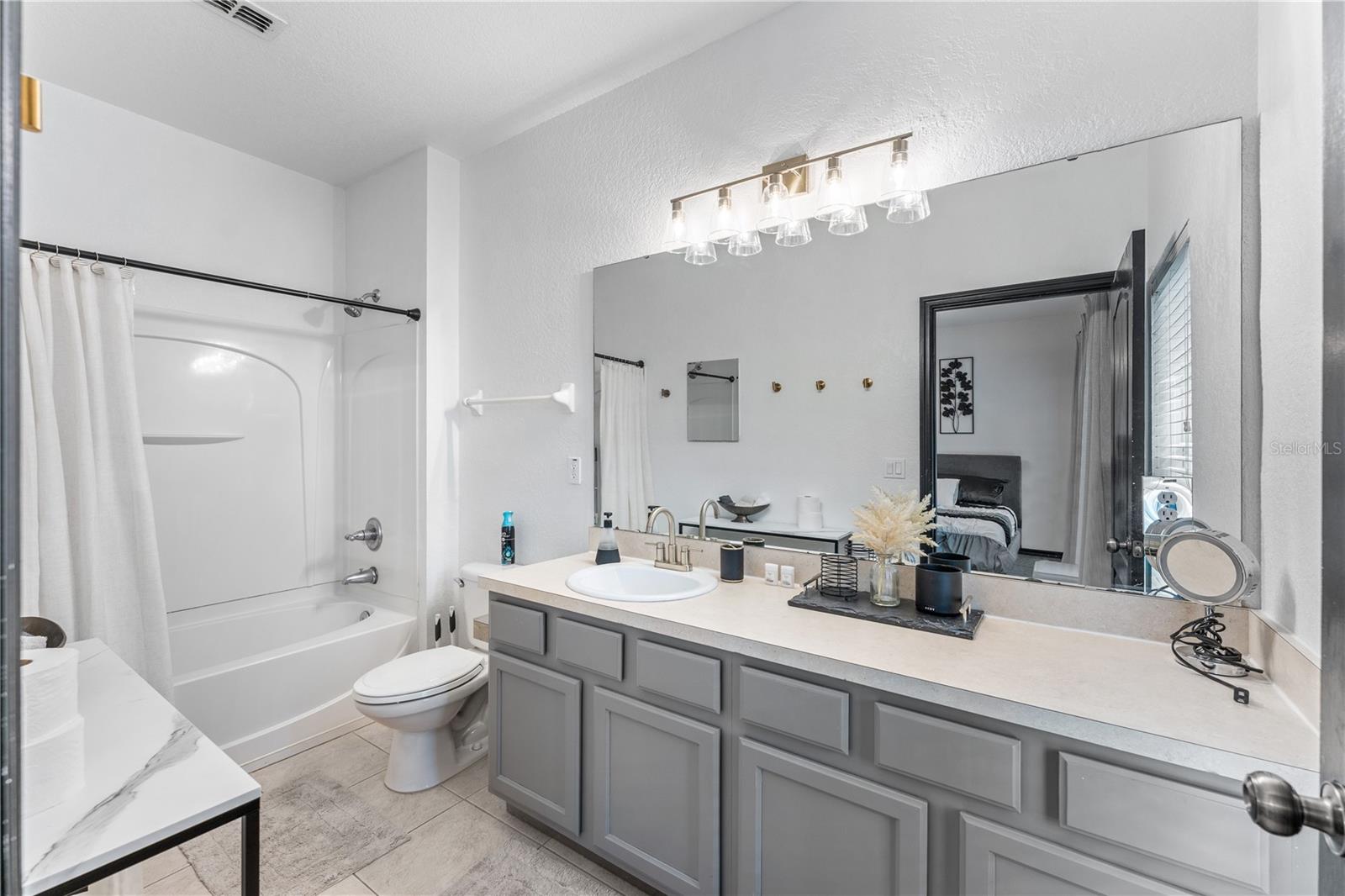 Image 18 of 35 For 2311 Caravelle Circle