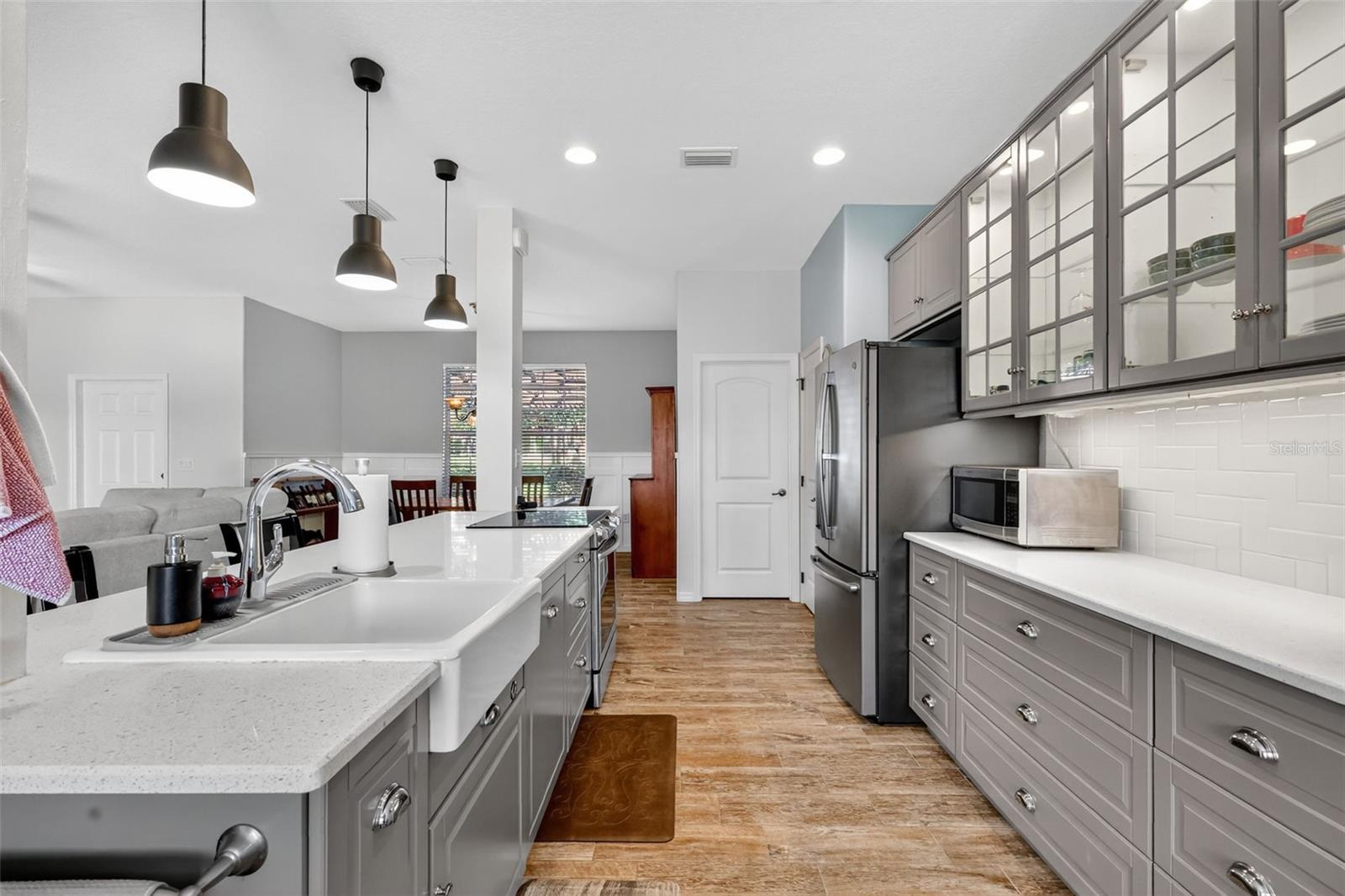 Image 11 of 34 For 9535 Lynwood Street