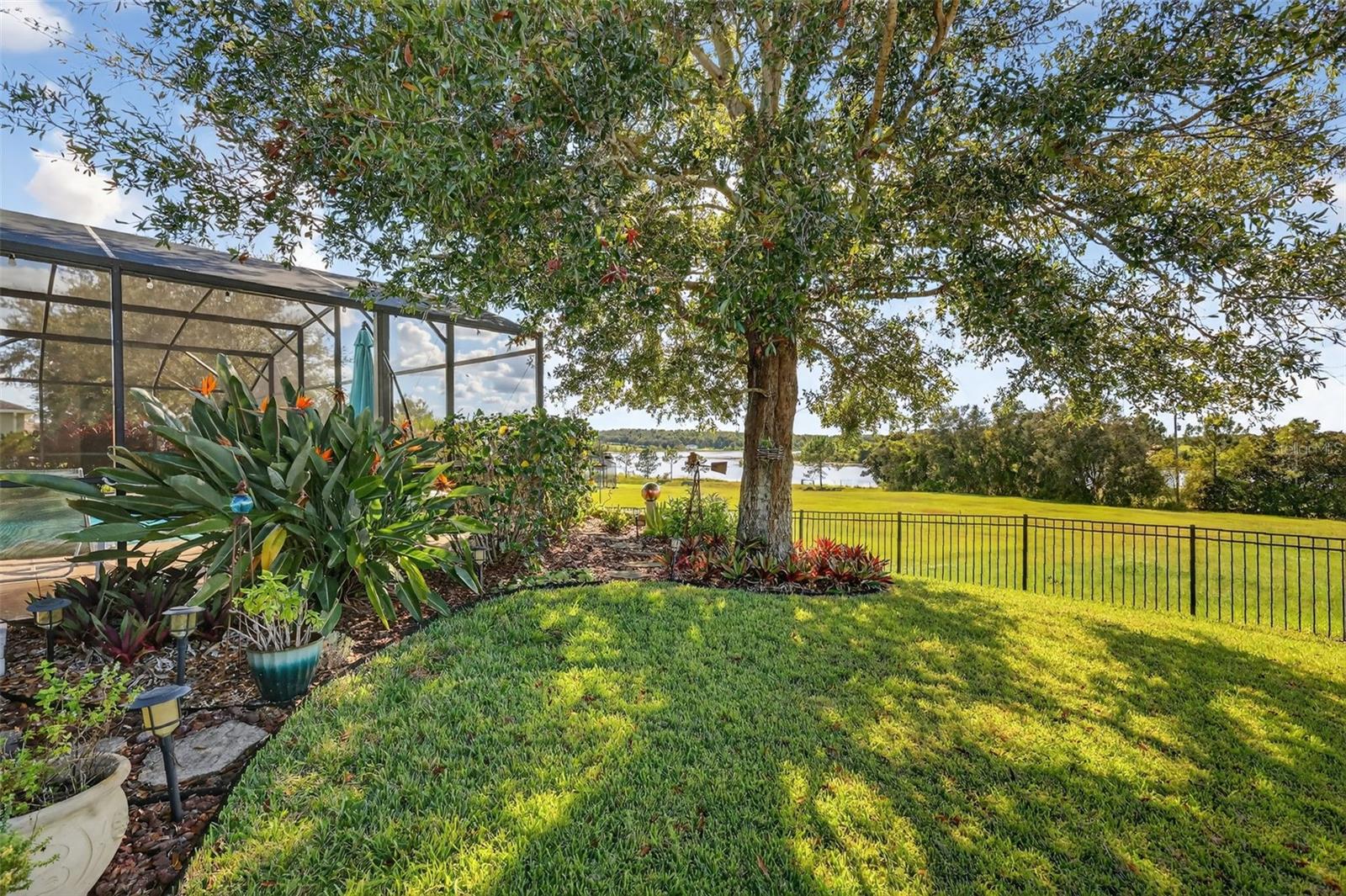 Image 28 of 34 For 9535 Lynwood Street