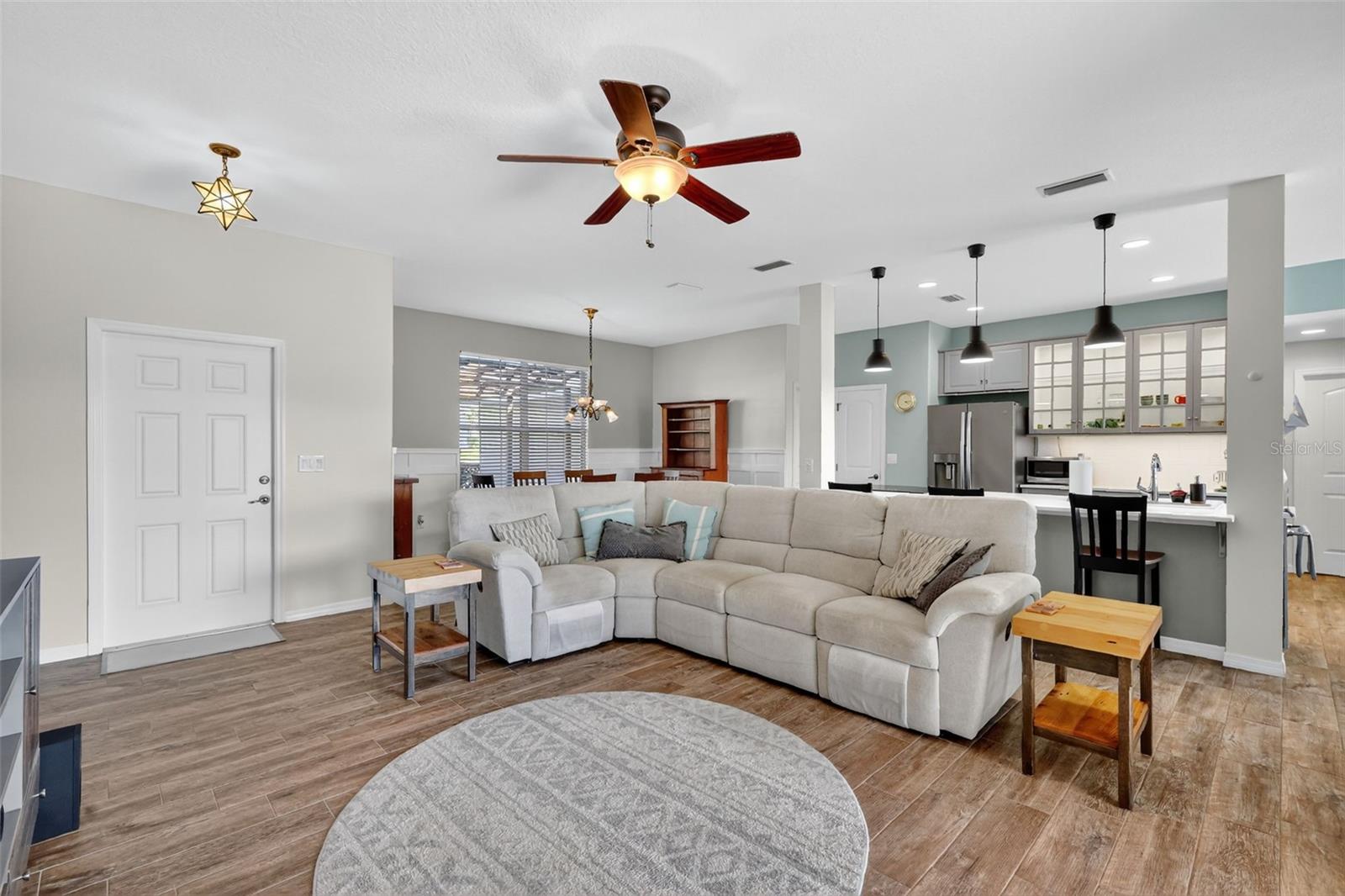 Image 7 of 34 For 9535 Lynwood Street