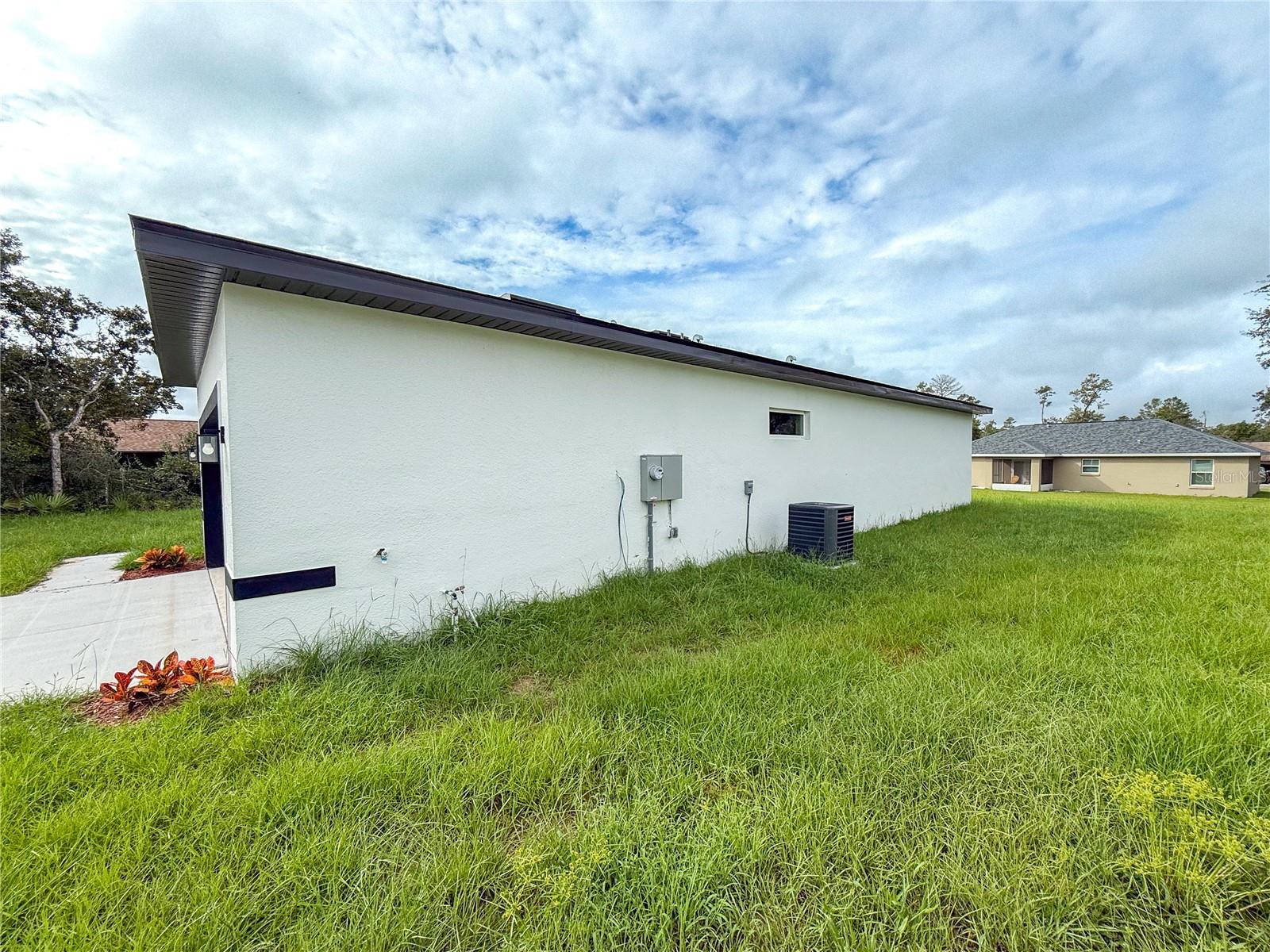 Image 3 of 31 For 15716 46th Avenue Road