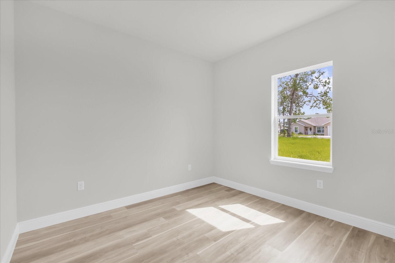 Image 13 of 34 For 452 Marion Oaks Drive