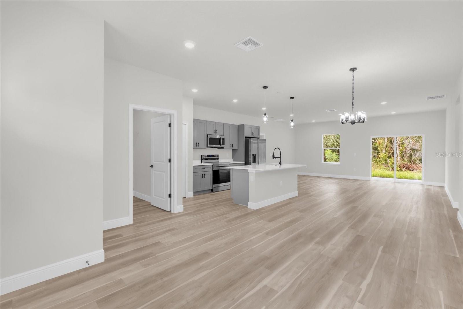 Image 4 of 34 For 452 Marion Oaks Drive