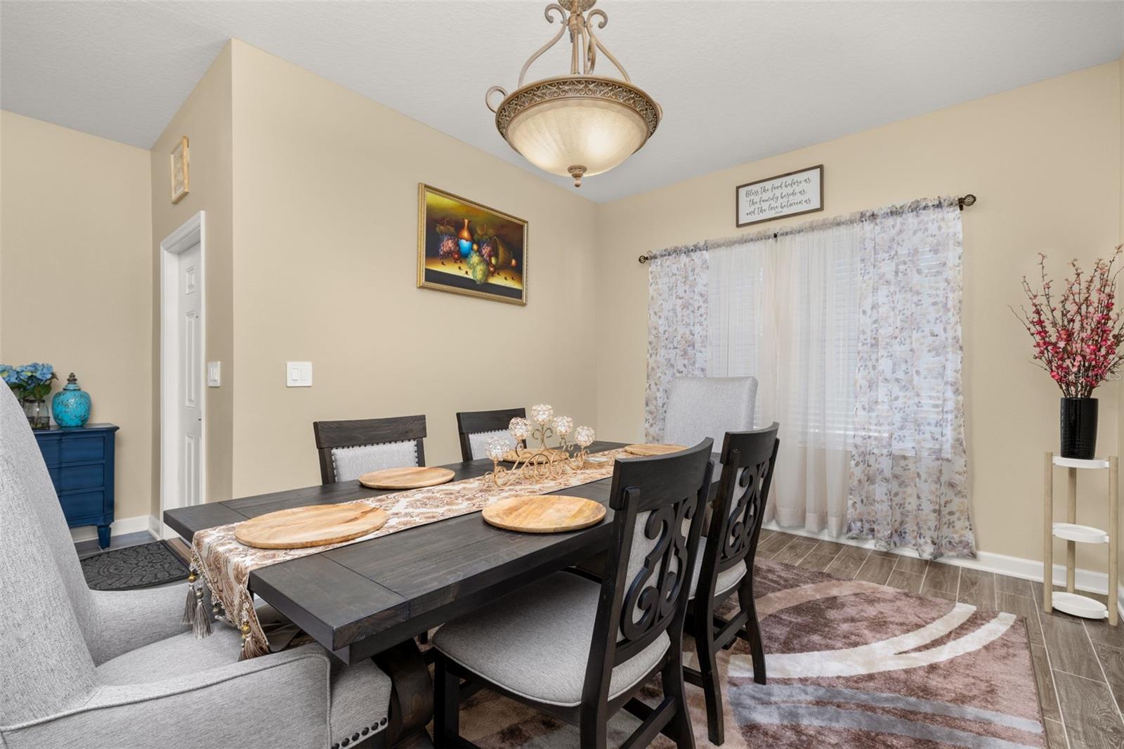 Image 4 of 47 For 1739 Good Neighbor Loop