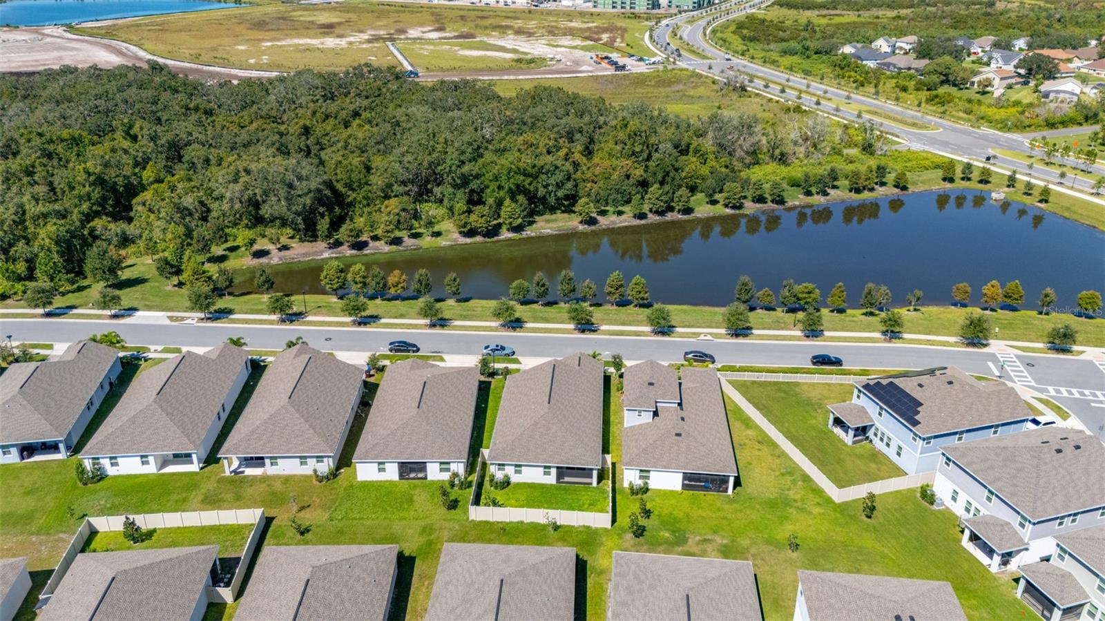 Image 43 of 47 For 1739 Good Neighbor Loop