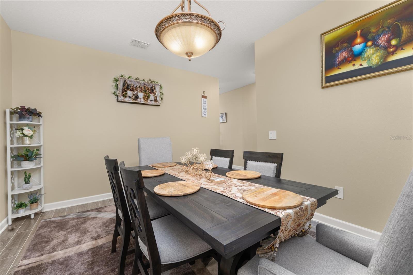 Image 5 of 47 For 1739 Good Neighbor Loop