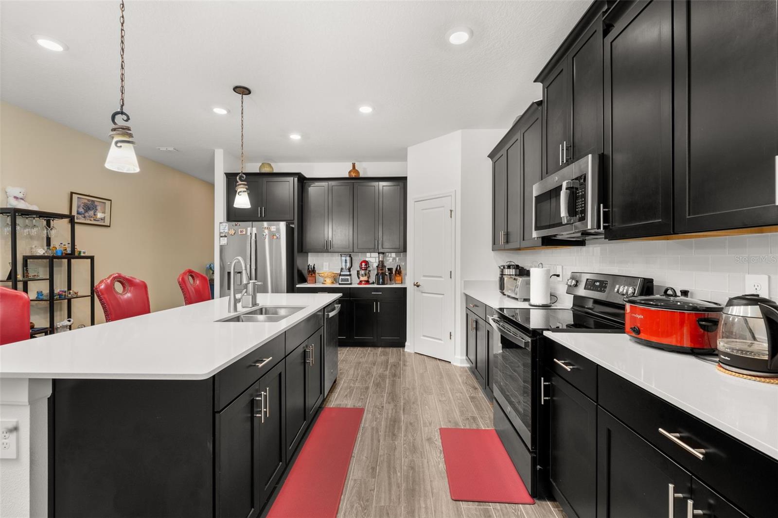 Image 8 of 47 For 1739 Good Neighbor Loop