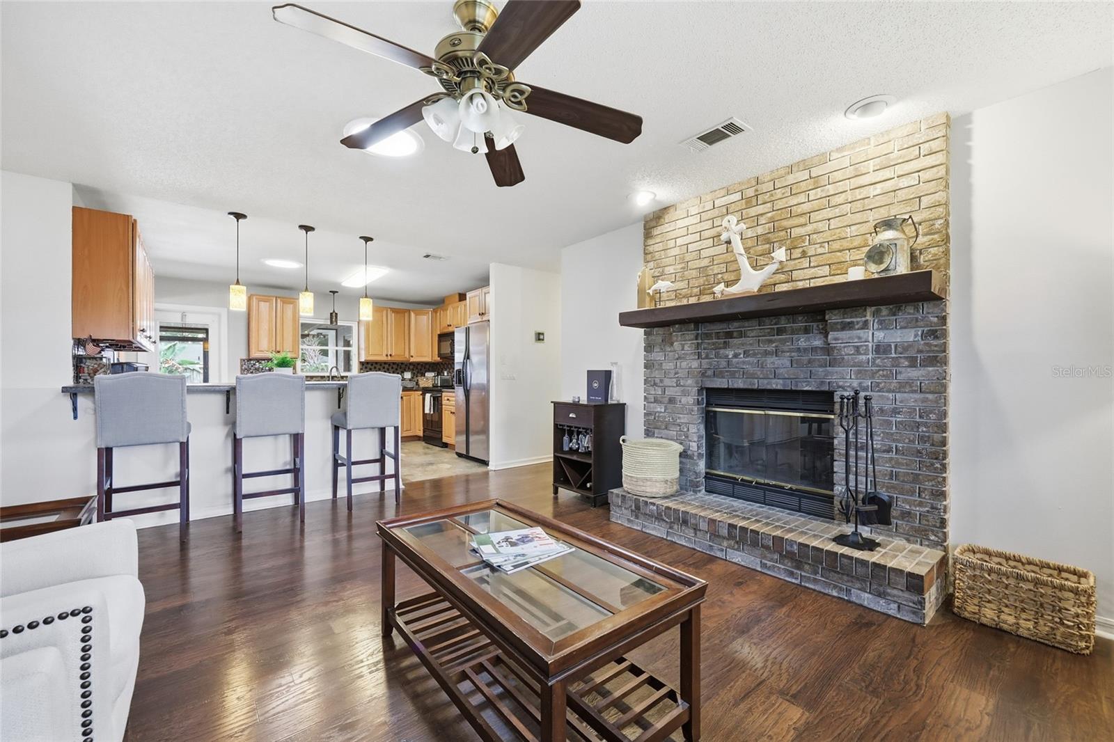 Image 15 of 49 For 8014 Laurel Tree Drive