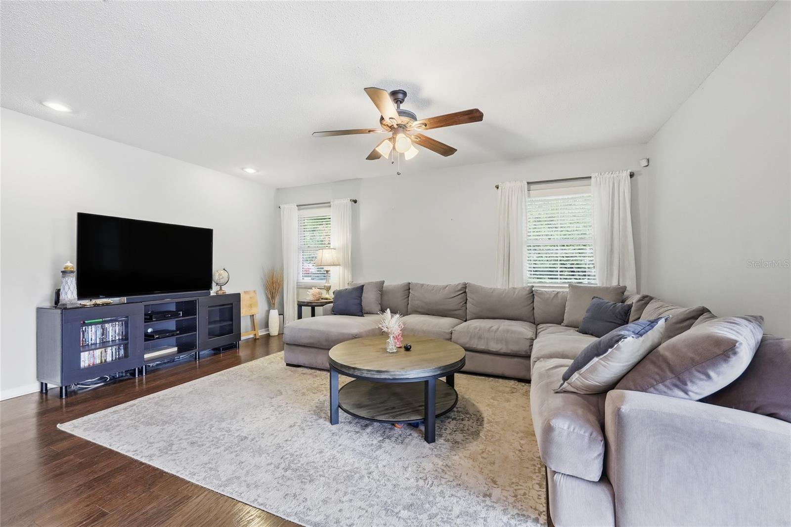 Image 17 of 49 For 8014 Laurel Tree Drive